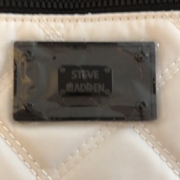 Steve Madden Quilted White Nylon Faux Leather BDRAKE Crossbody Branded Strap NWT - Picture 15 of 16